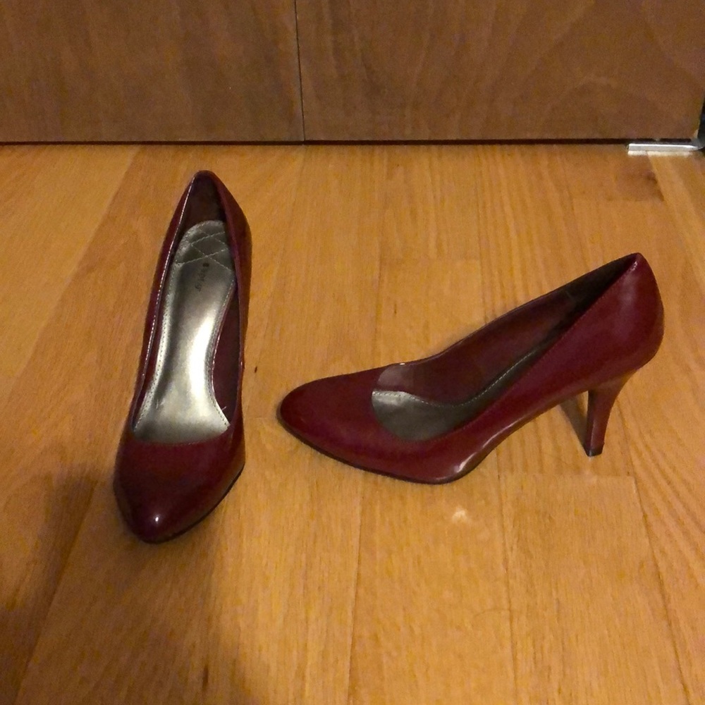 Apt. 9 red pumps